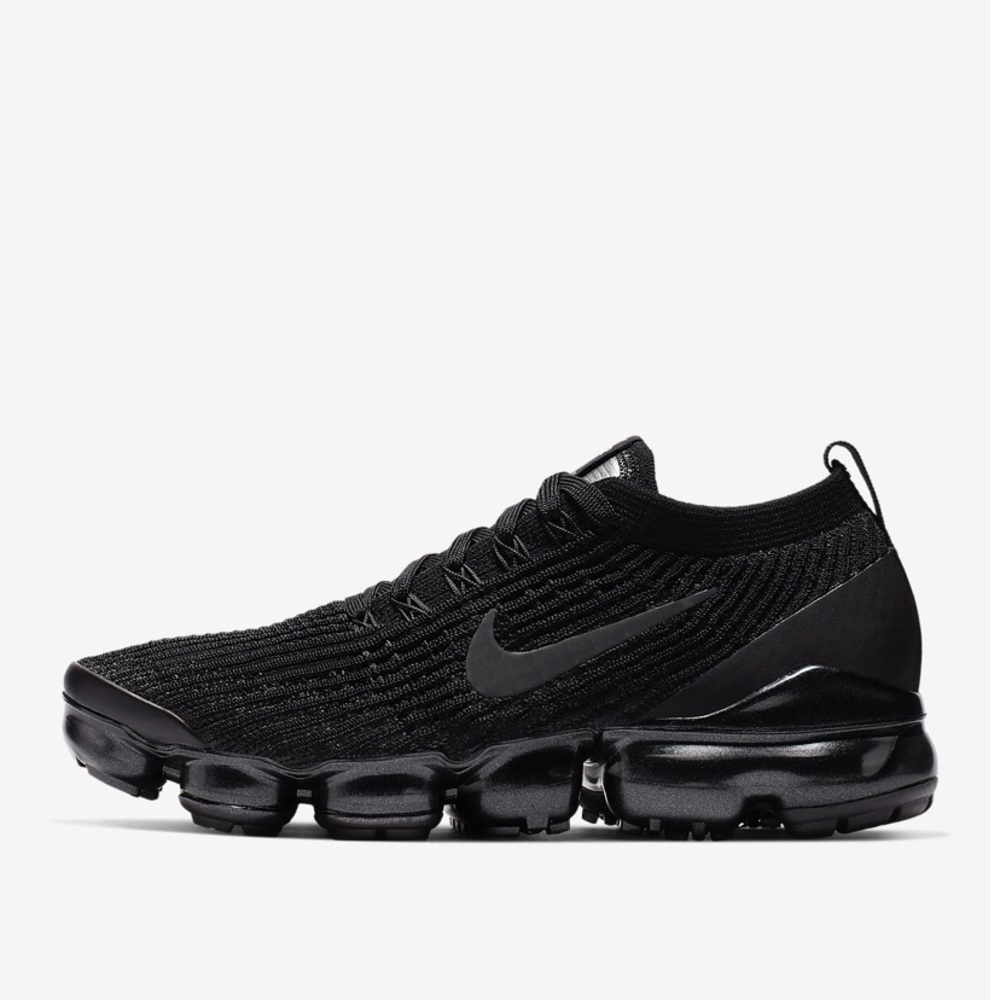 black vapor max’s flyknit 3